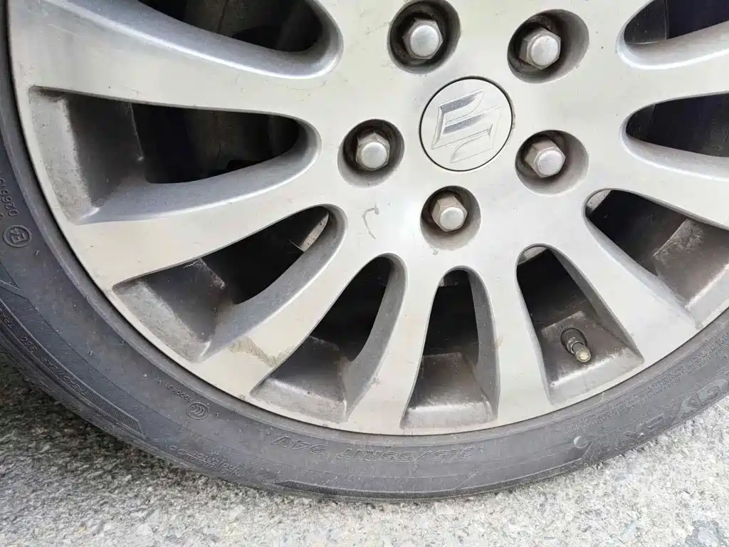 Suzuki Kizashi 2012 2011 2.4L 2WD Manual Standard Edition