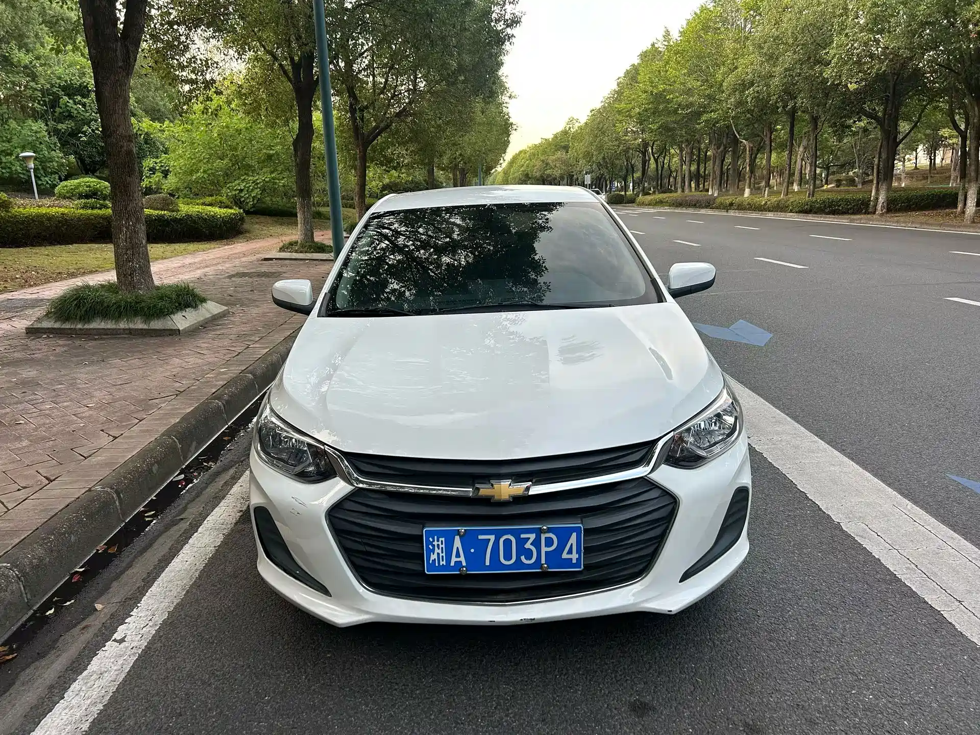 Photo 2 - Chevrolet Cavalier