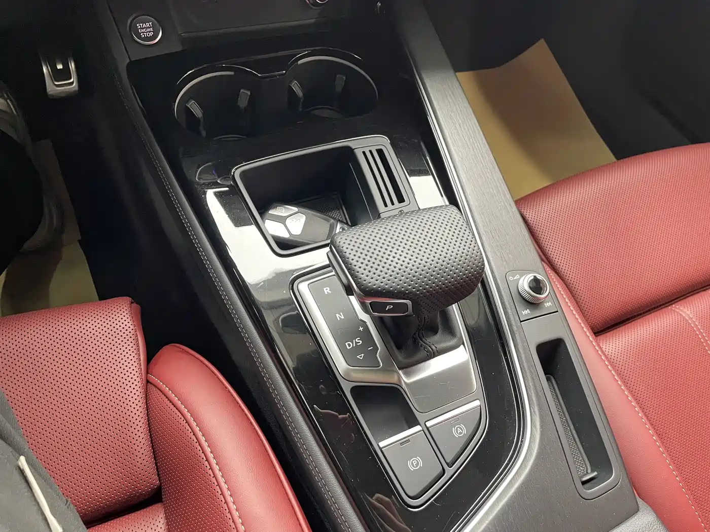 Audi A4L 2024 40 TFSI Luxury Dynamic фото 14