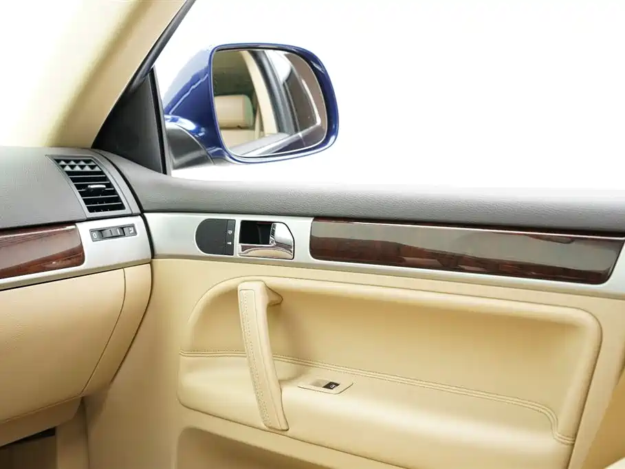 Volkswagen Touareg 2007 3.6L Luxury фото 21
