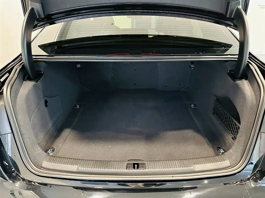 Audi A6L 2018 30th Anniversary 45 TFSI quattro Sport фото 6