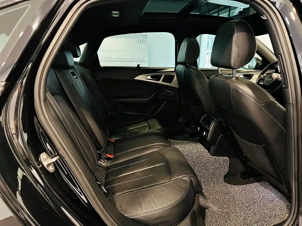 Audi A6L 2018 30th Anniversary 45 TFSI quattro Sport фото 8