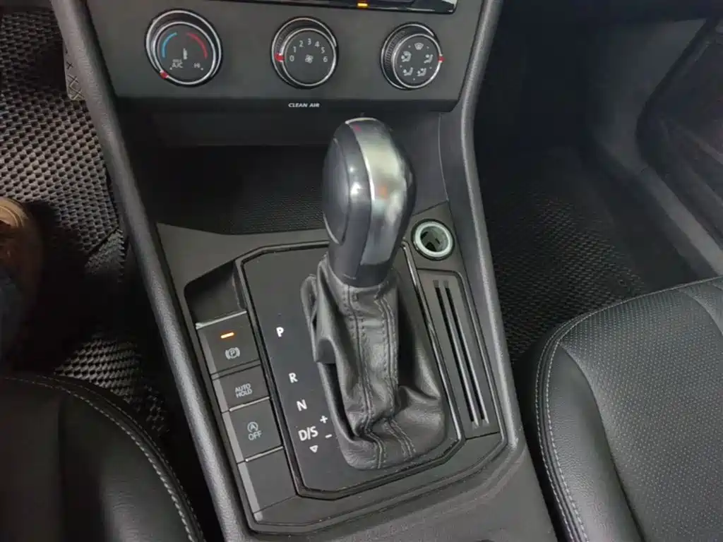 Volkswagen Lavida 2024 Model 1.5L Automatic Delight Edition фото 14