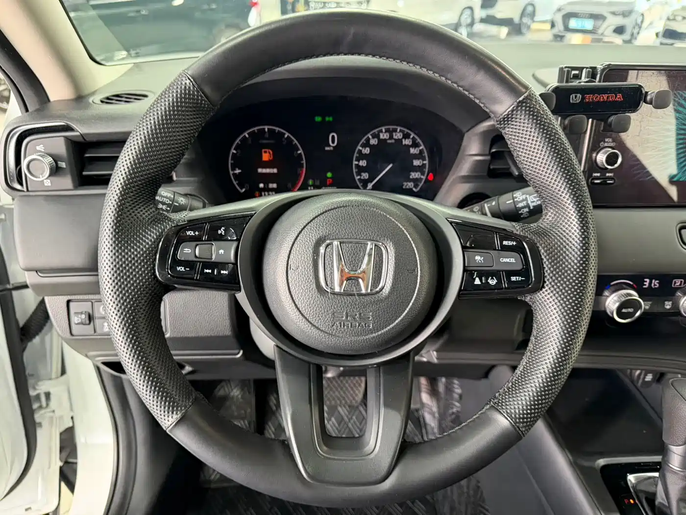 Photo 10 - Honda Vezel