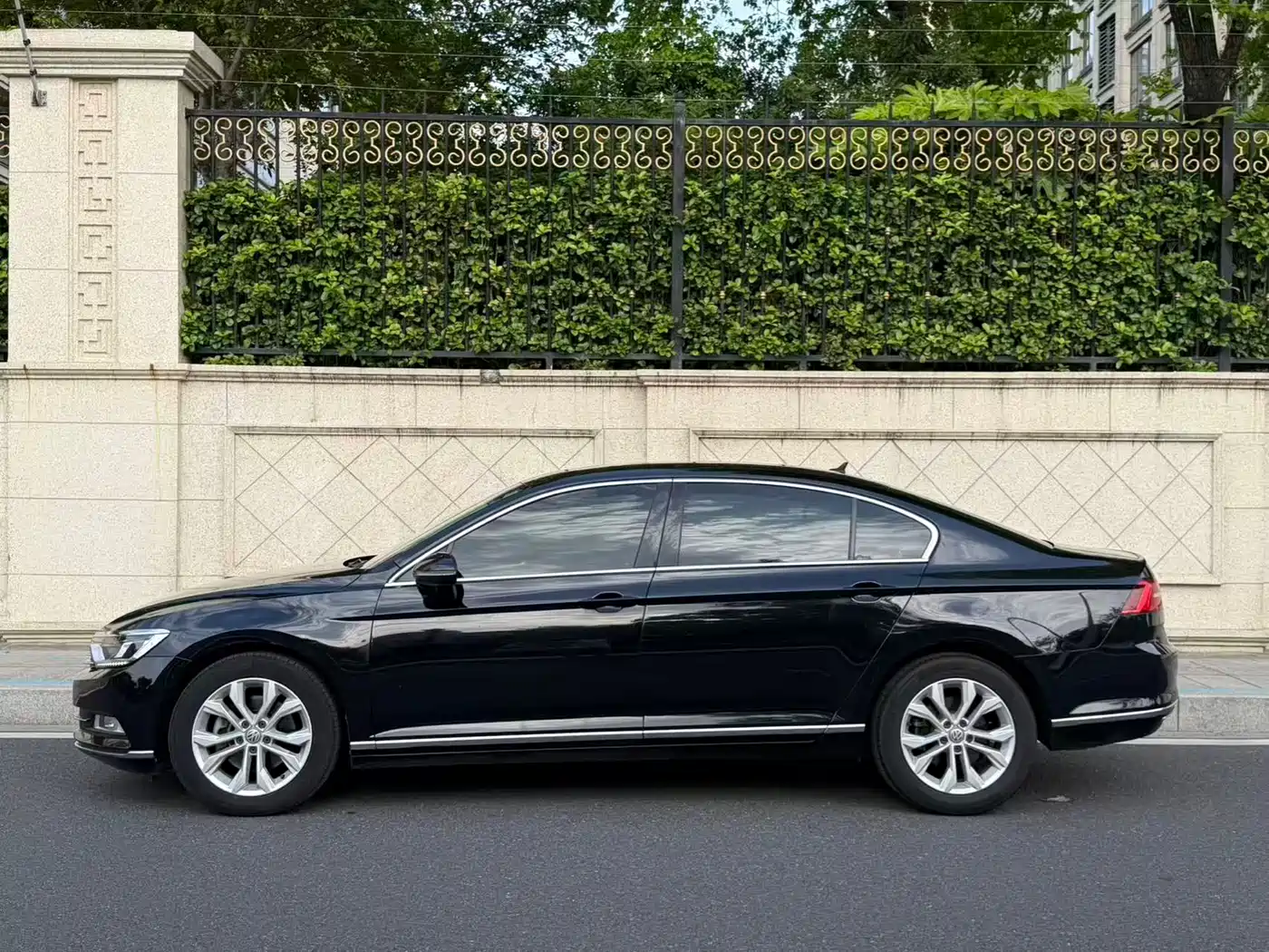 Volkswagen Magotan 2019 330TSI DSG Luxury Class China VI фото 3
