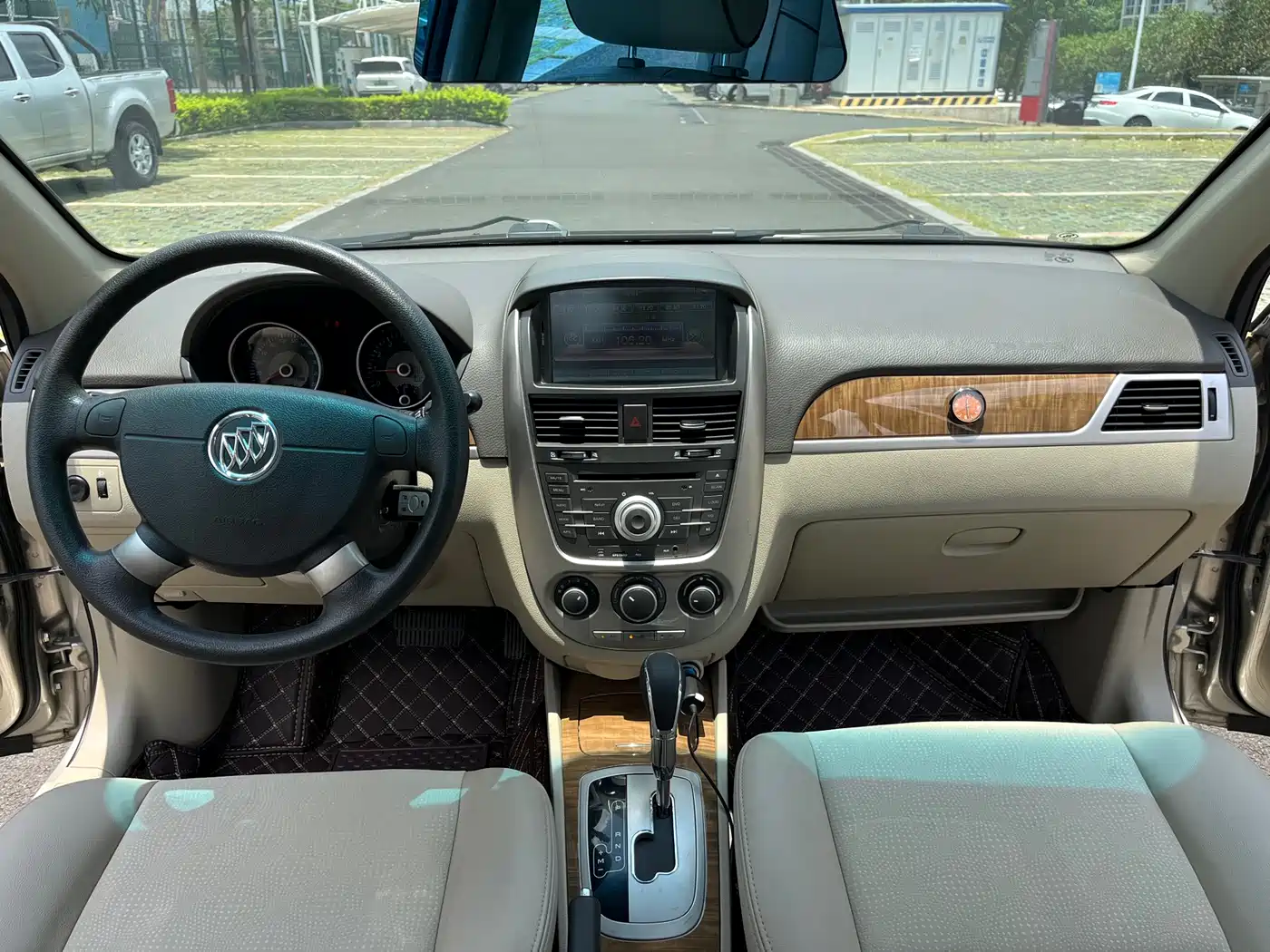Buick Excelle 2015 1.5L Automatic Classic фото 12