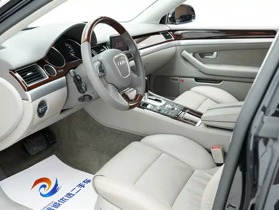Audi A8 2009 Audi A8L 4.2 FSI quattro Premium фото 5