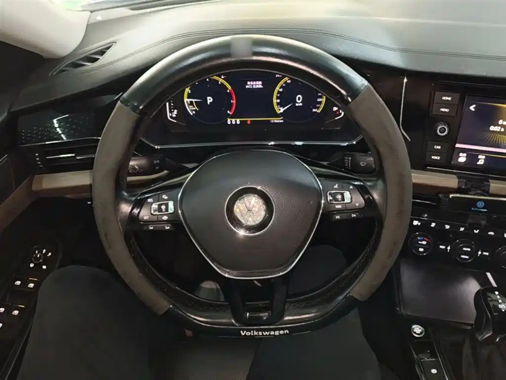 Volkswagen Passat 2019 Model 330TSI Luxury Edition China V фото 11