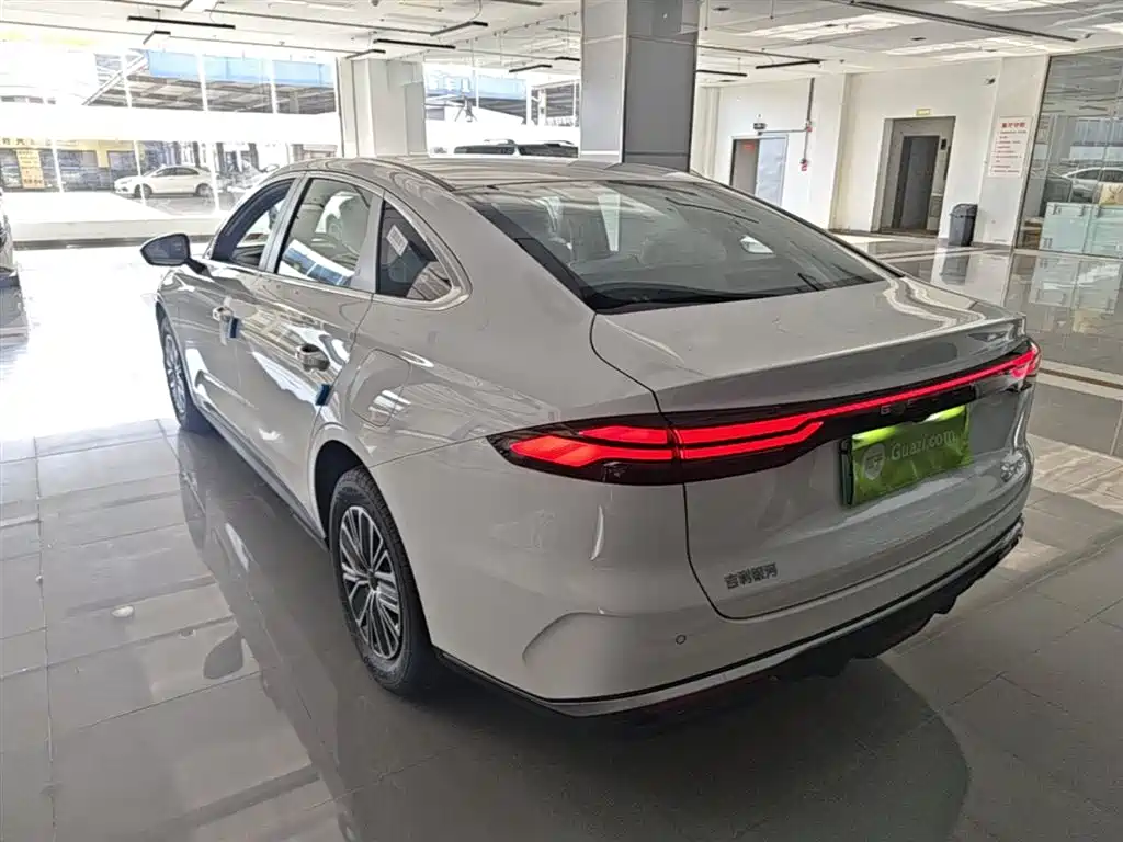 Geely Galaxy Galaxy Stellar 6 2025 60km Voyager Edition фото 5