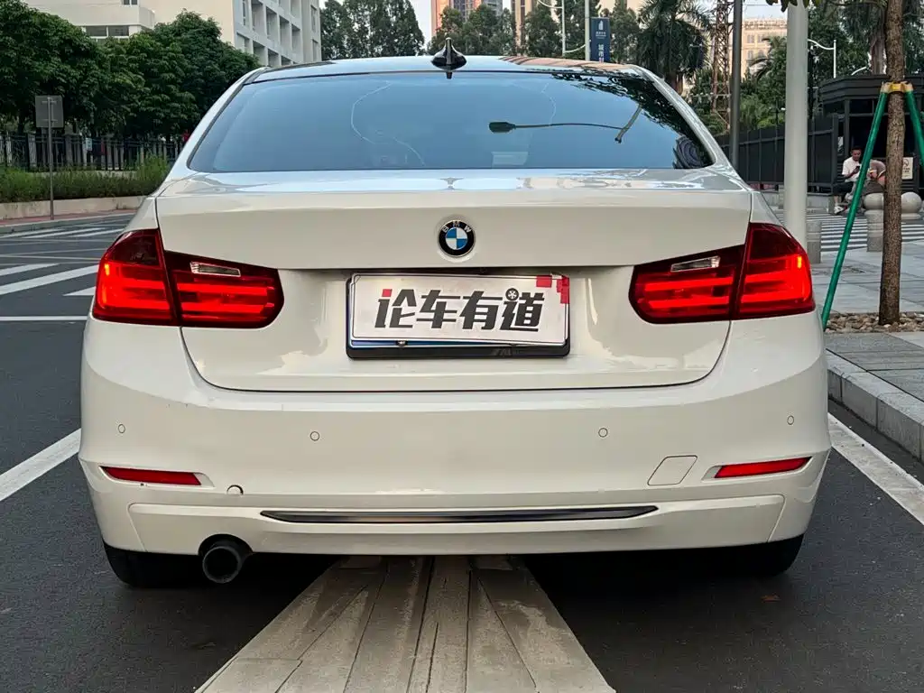 Фото 25 - BMW 3 Series