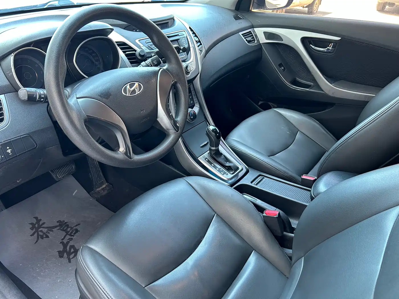 Hyundai Langdong 2013 1.6L Automatic Leading фото 10