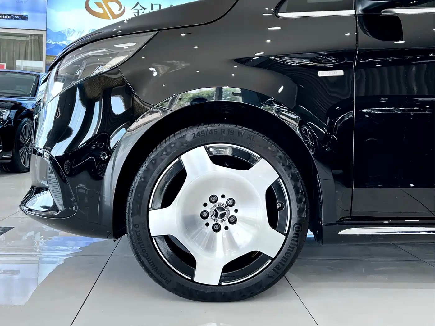 Mercedes-Benz V-Class 2024 V 300 L Long Wheelbase Luxury Edition фото 27