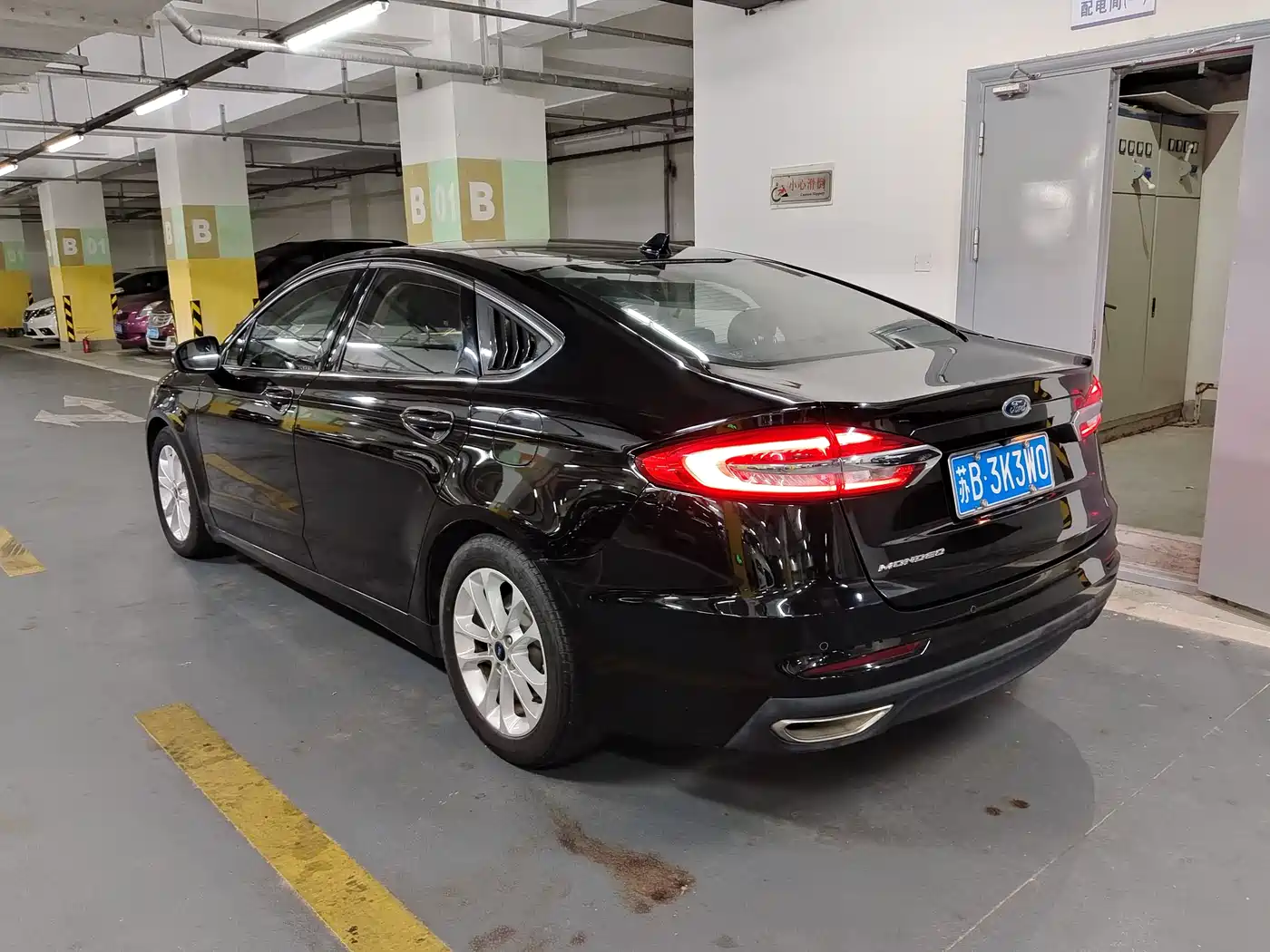 Фото 4 - Ford Mondeo