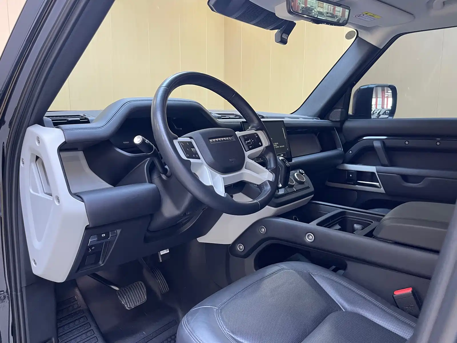 Фото 10 - Land Rover Defender