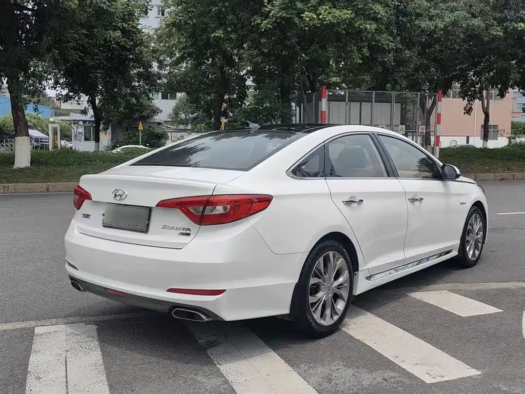 Hyundai Sonata 2015 1.6T DLX Premium фото 9
