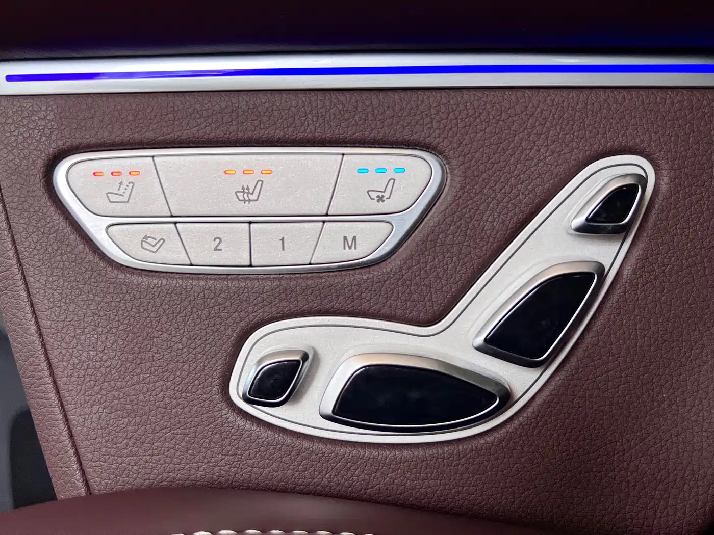 Mercedes-Benz V-Class 2024 V 300 L Long Wheelbase Luxury Edition фото 20