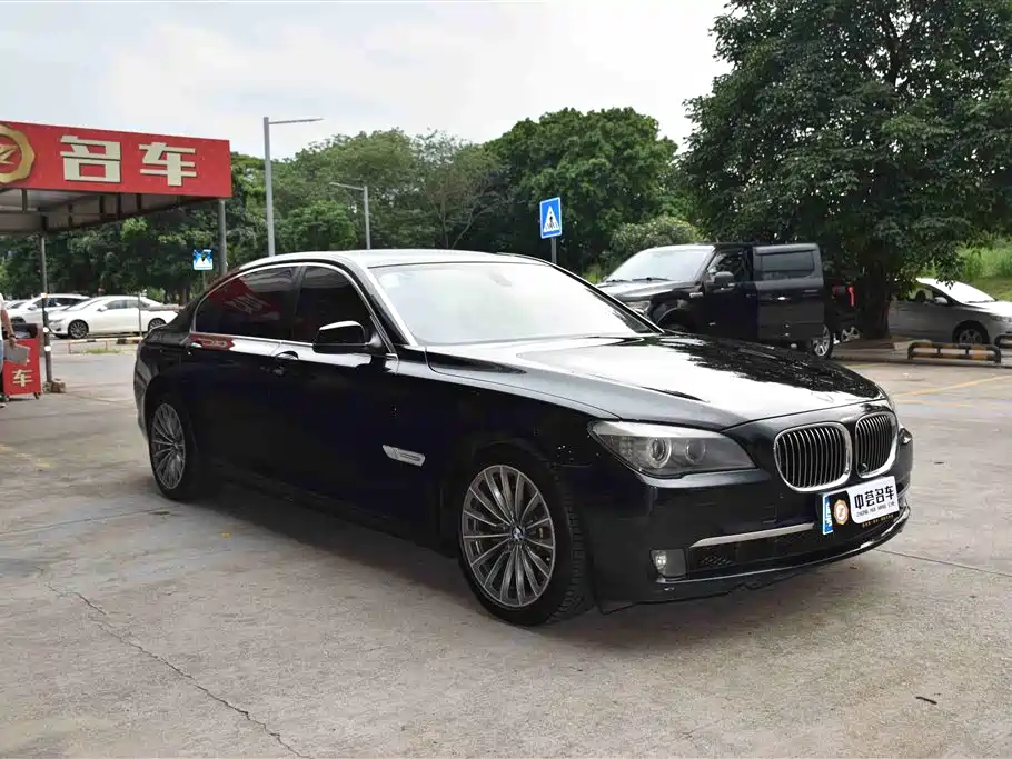 BMW 7 Series 2011 730Li Elegance фото 3