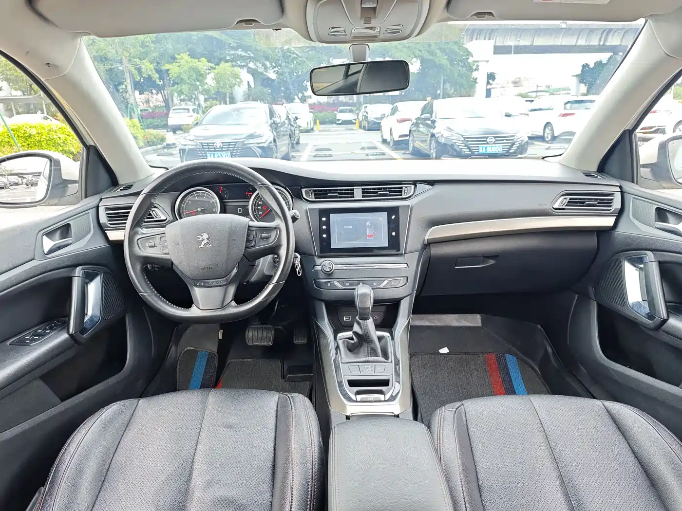 Peugeot 408 2016 1.6T Automatic Luxury Edition фото 16