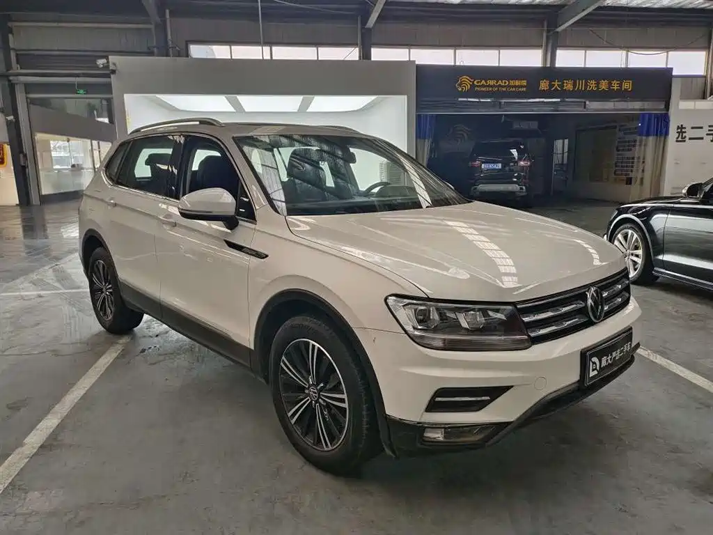 Volkswagen Tiguan L 2021 330TSI Automatic 2WD Smart фото 6