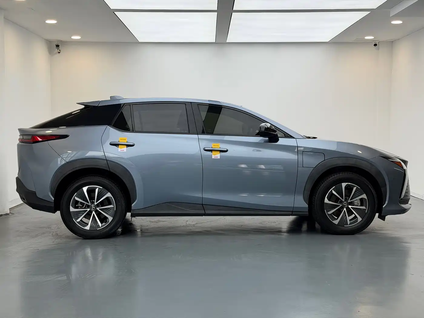 Lexus RZ 2023 2023 450e 4WD Deluxe