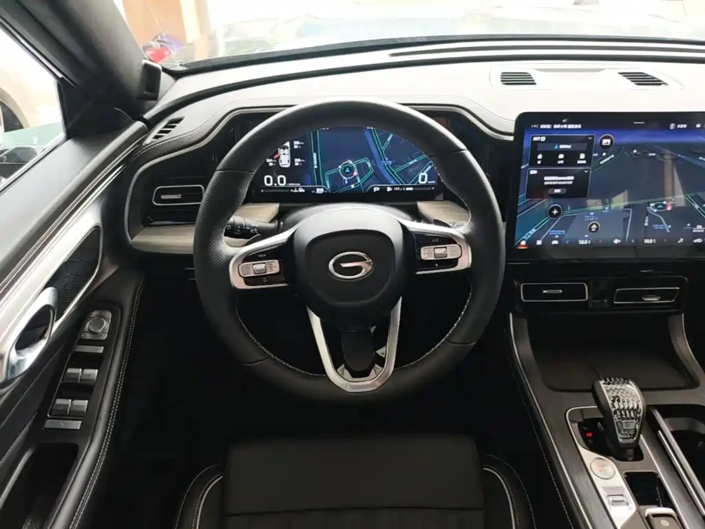 صورة 11 - GAC Trumpchi GS8