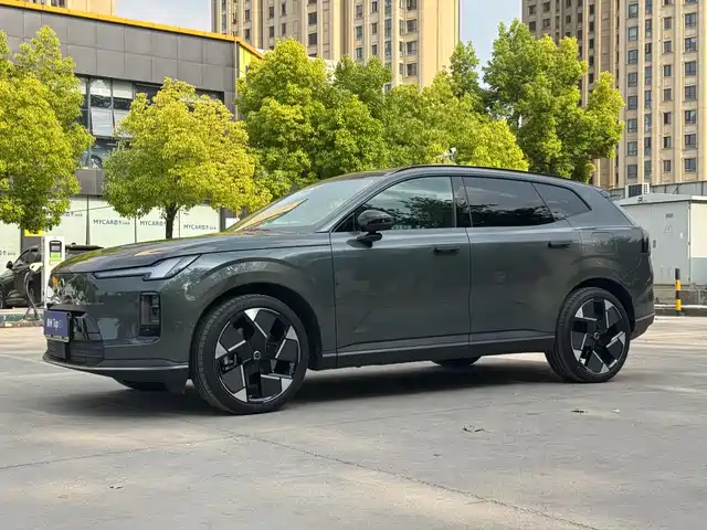 Volvo XC70 Plug-in Hybrid 2025 High-end Version