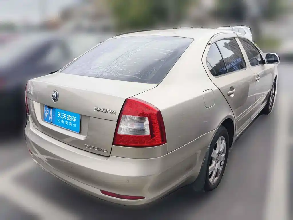 Photo 2 - Škoda Octavia