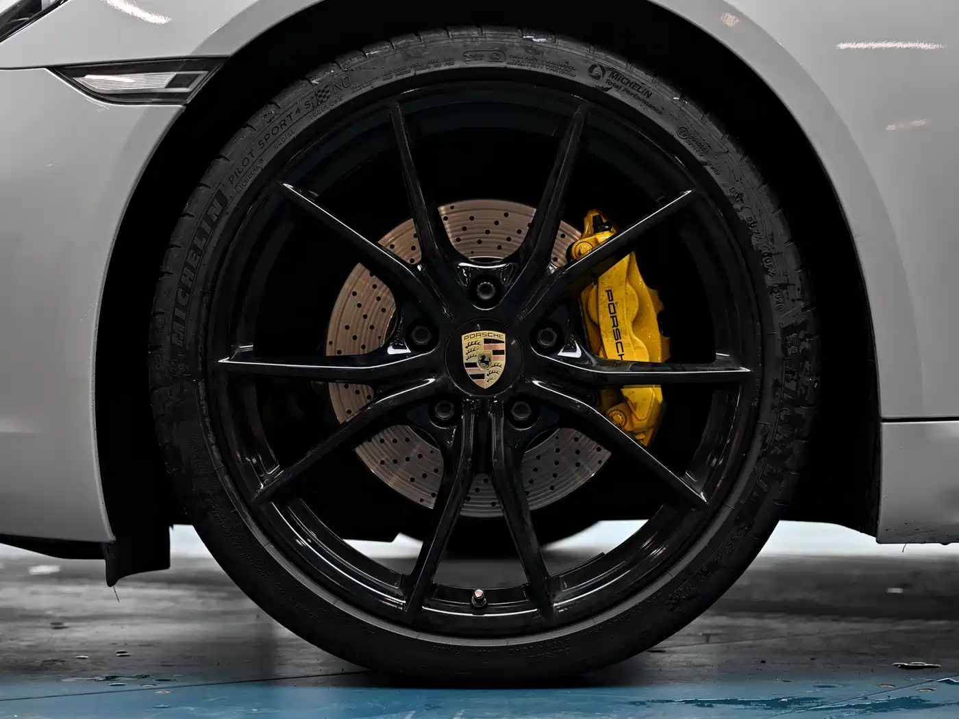 Porsche 718 2018 Cayman 2.0T фото 12