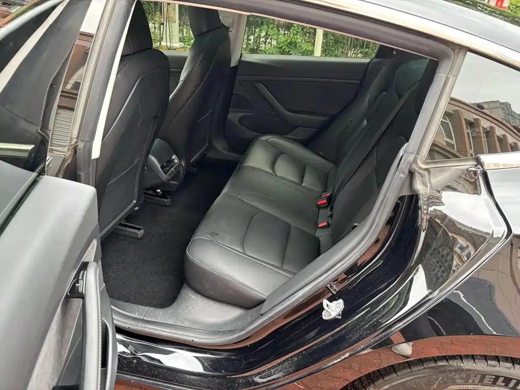 Фото 5 - Tesla Model 3