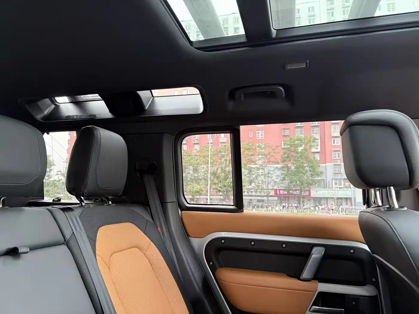 Land Rover Defender 2023 Model 110 3.0T P400 X-DYNAMIC HSE фото 14
