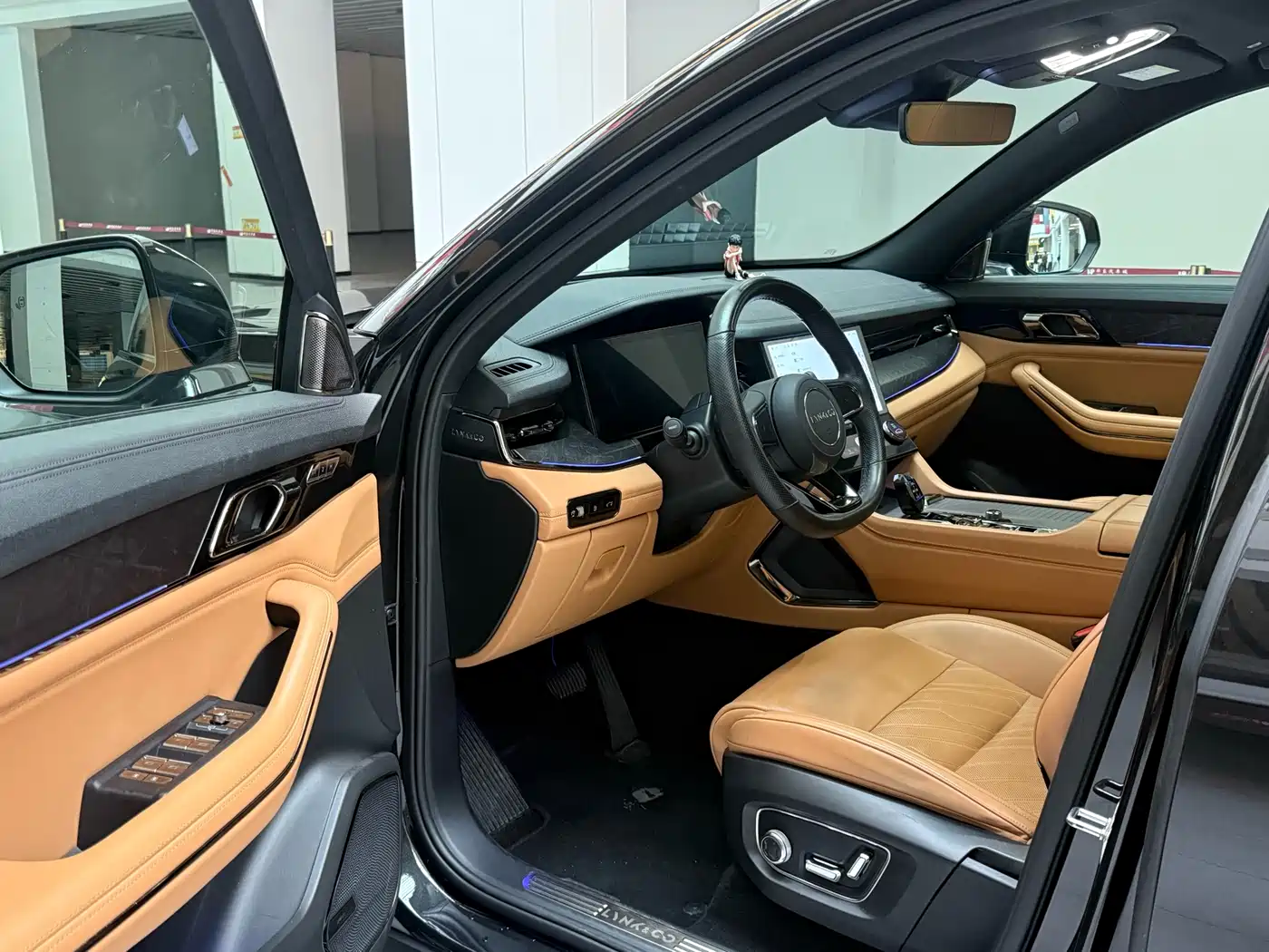 Lynk & Co 09 EM-P 2021 2.0T PHEV Halo 6-seater фото 11