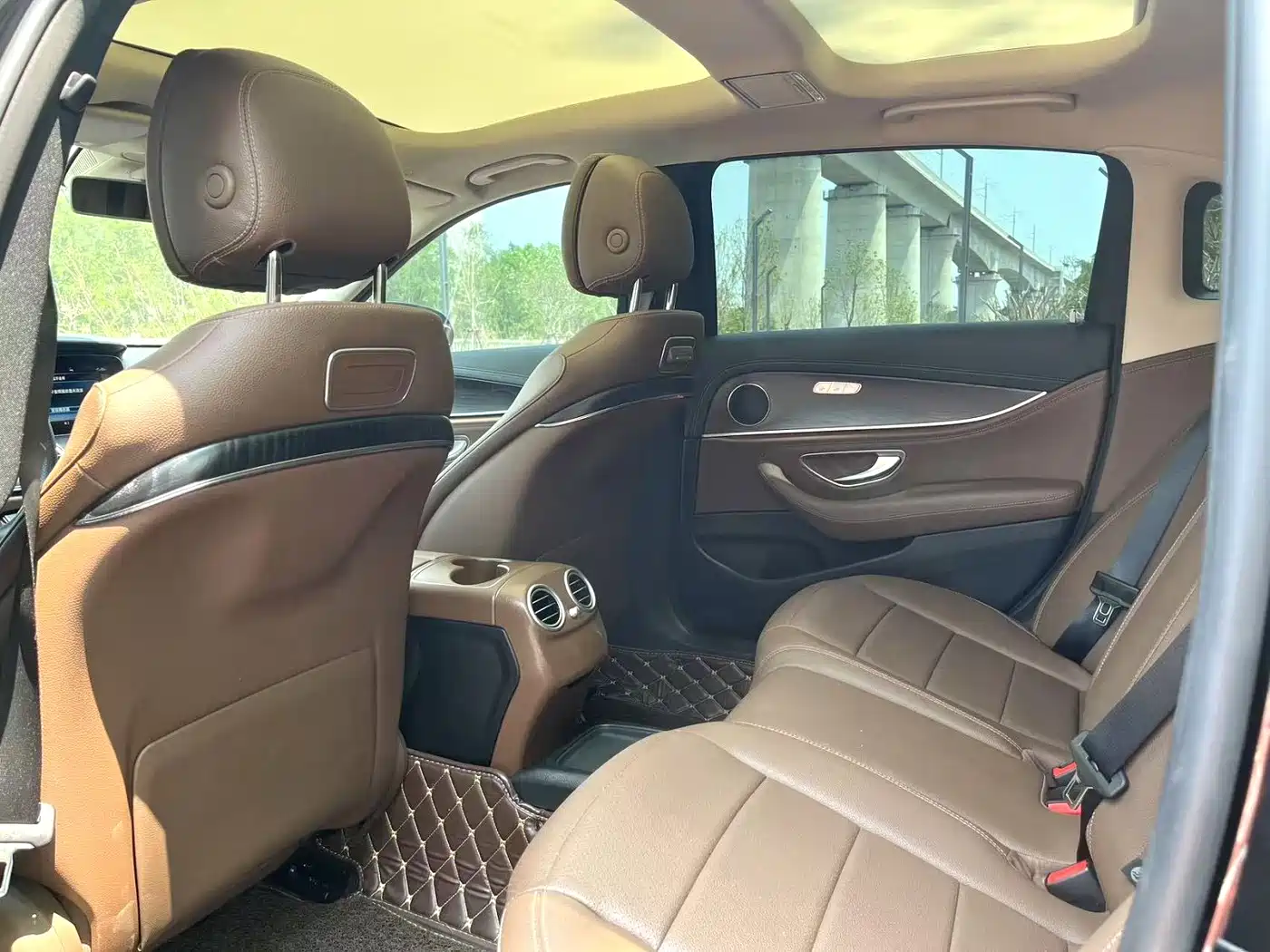 Mercedes-Benz E-Class 2019 E 300 L Sport Fashion фото 6