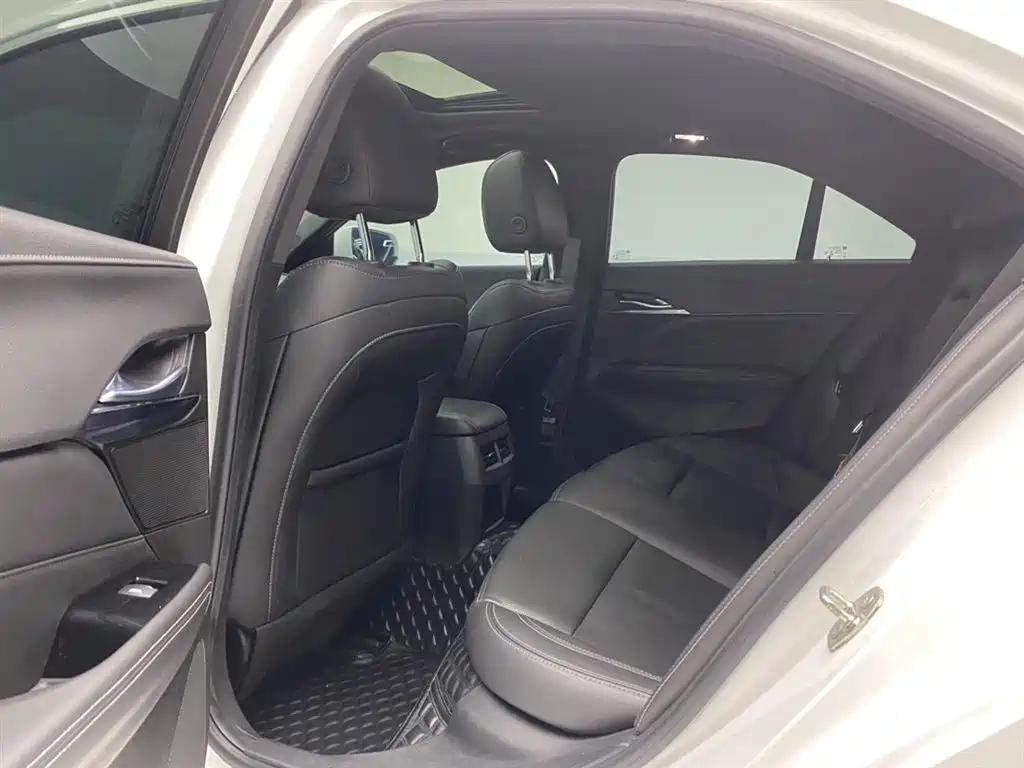 CADILLAC CT4