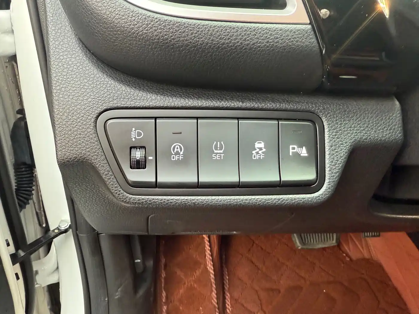 Kia Seltos 2023 1.5L CVT Comfort Edition фото 11
