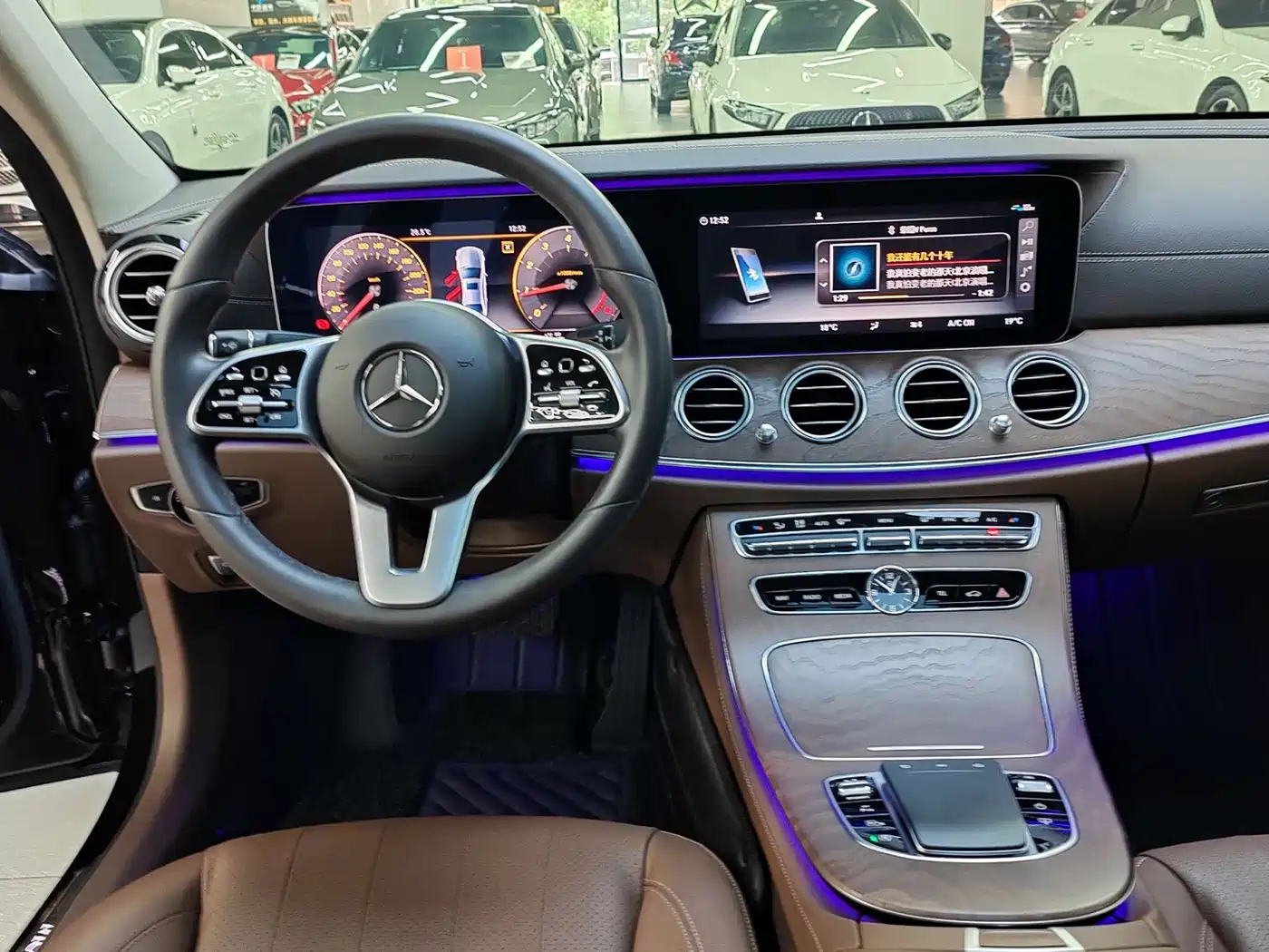 Mercedes-Benz E-Class, миниатюра 17