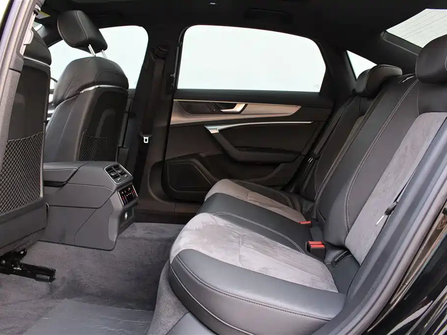 Audi A6L 2021 45 TFSI Exclusive Sport фото 14