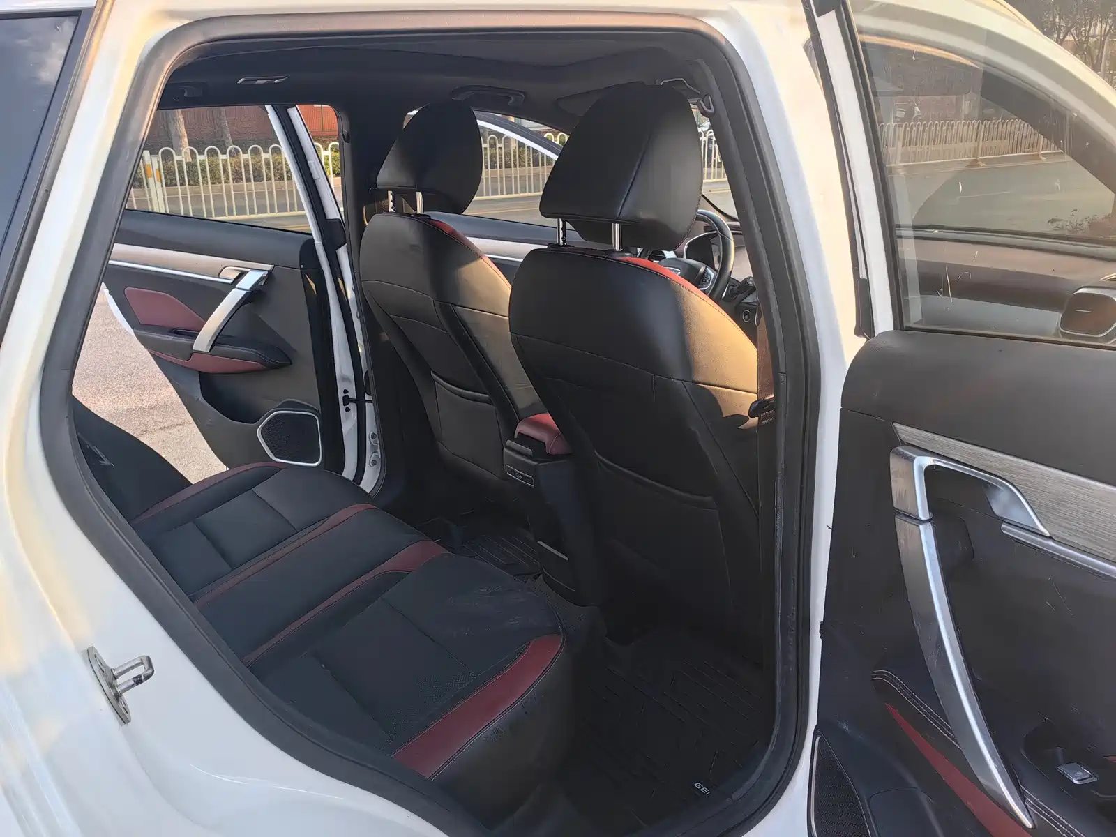 Photo 4 - Geely Coolray