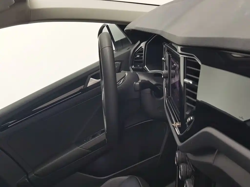 Volkswagen T-Roc, миниатюра 22