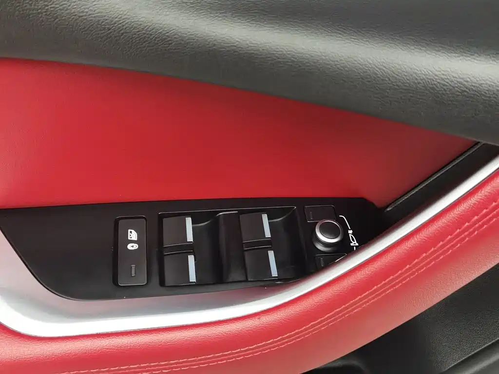 Jaguar XEL, миниатюра 9