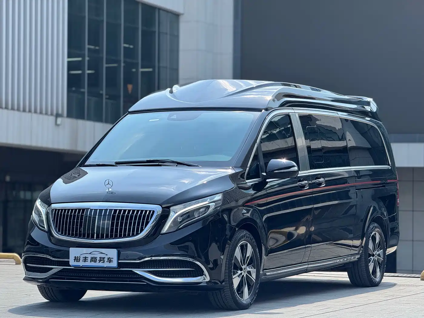 Mercedes-Benz V-Class 2022 V 260 L Long Wheelbase Luxury Edition