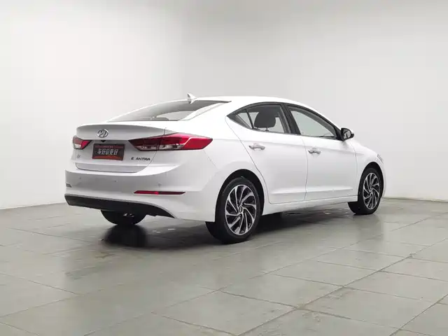 Hyundai Elantra 2019 1.5L CVT Smart Elite — фото 2