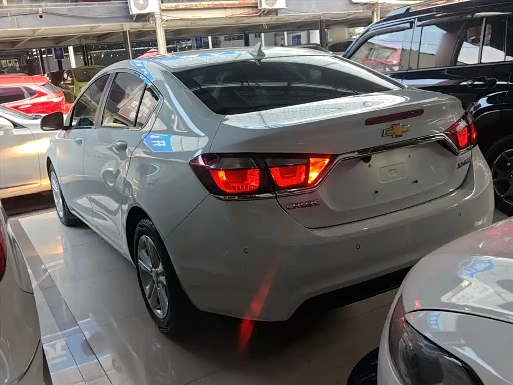 Chevrolet Cruze 2016 1.5L Automatic Luxury Edition фото 5