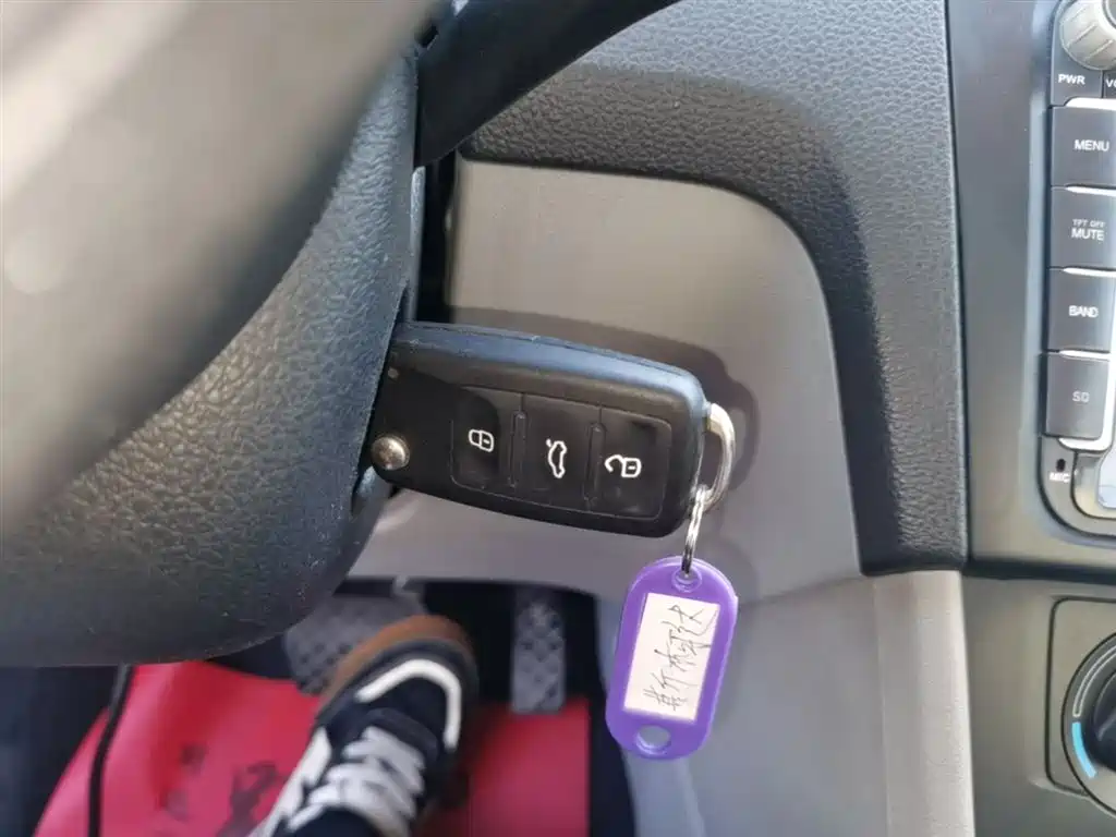 Škoda Rapid 2015 1.6L Automatic Smart Selection фото 9