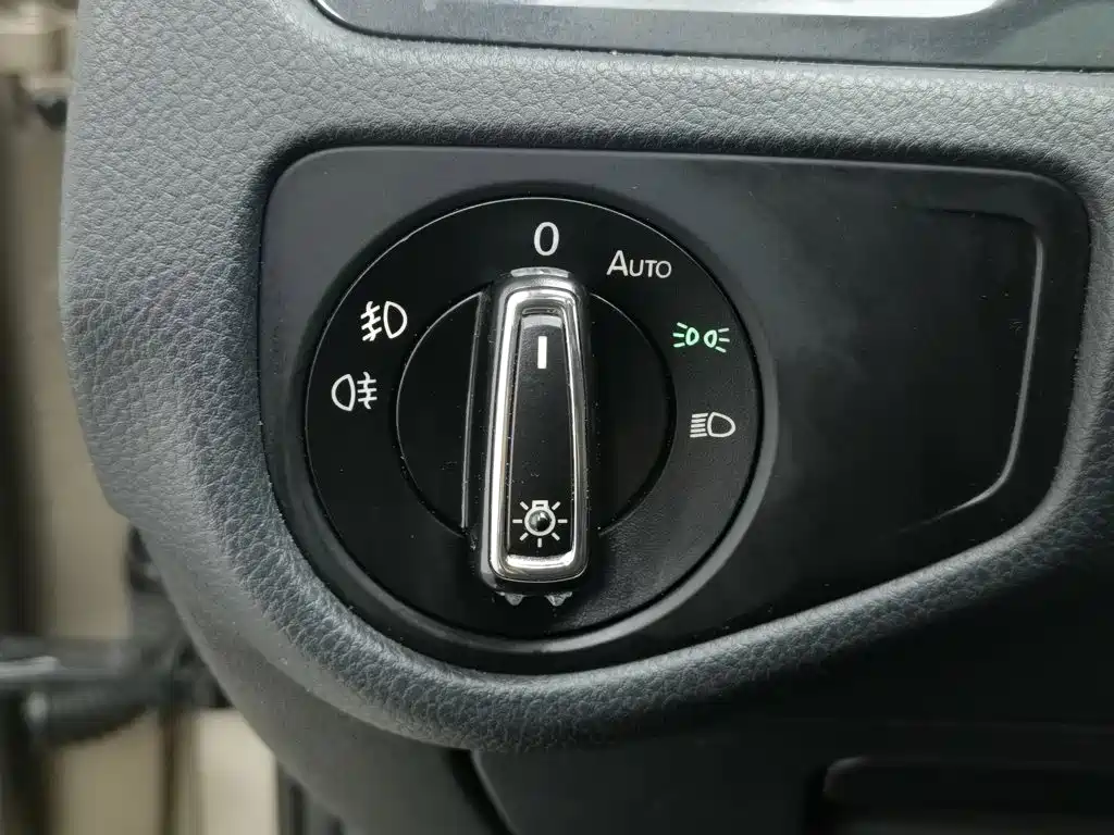 Фото 21 - Volkswagen Golf