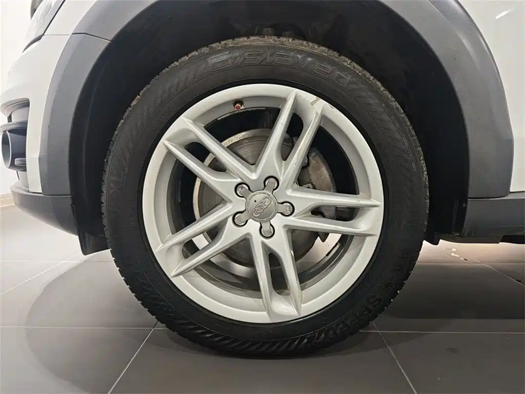 Audi Q5 2018 2017 Plus 40 TFSI Technology