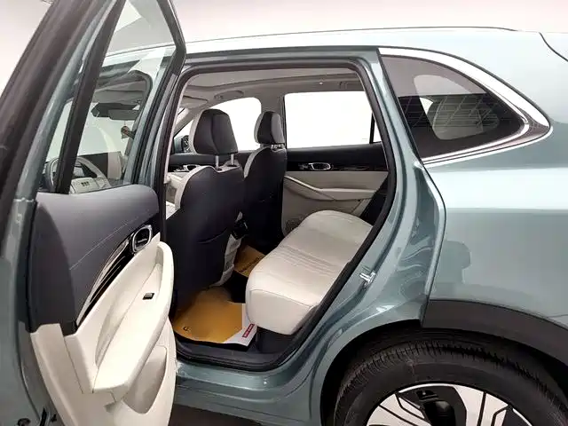 GEELY GALAXY GALAXY E5