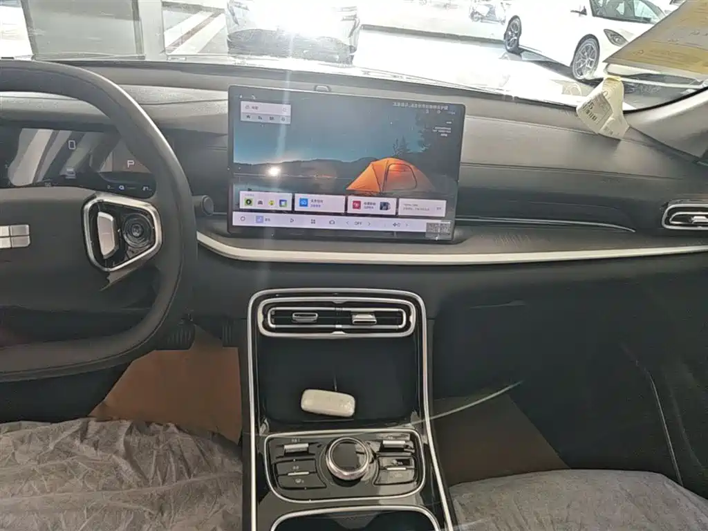 Geely Galaxy Galaxy Stellar 6 2025 60km Voyager Edition фото 13