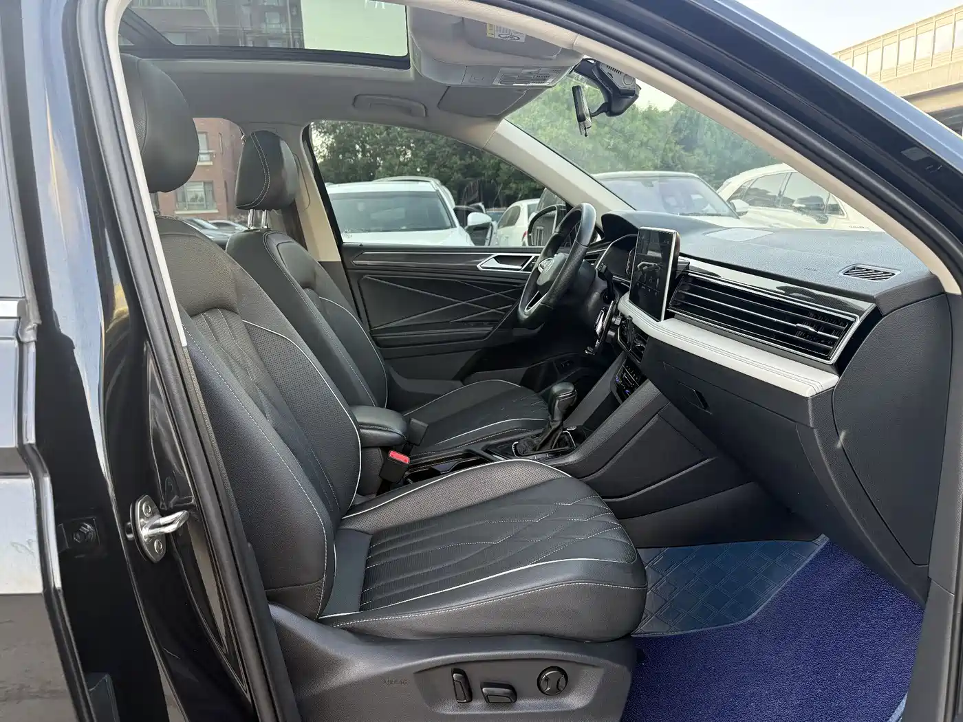 Volkswagen Tiguan L 2022 330TSI Automatic 2WD Smart Edition фото 9
