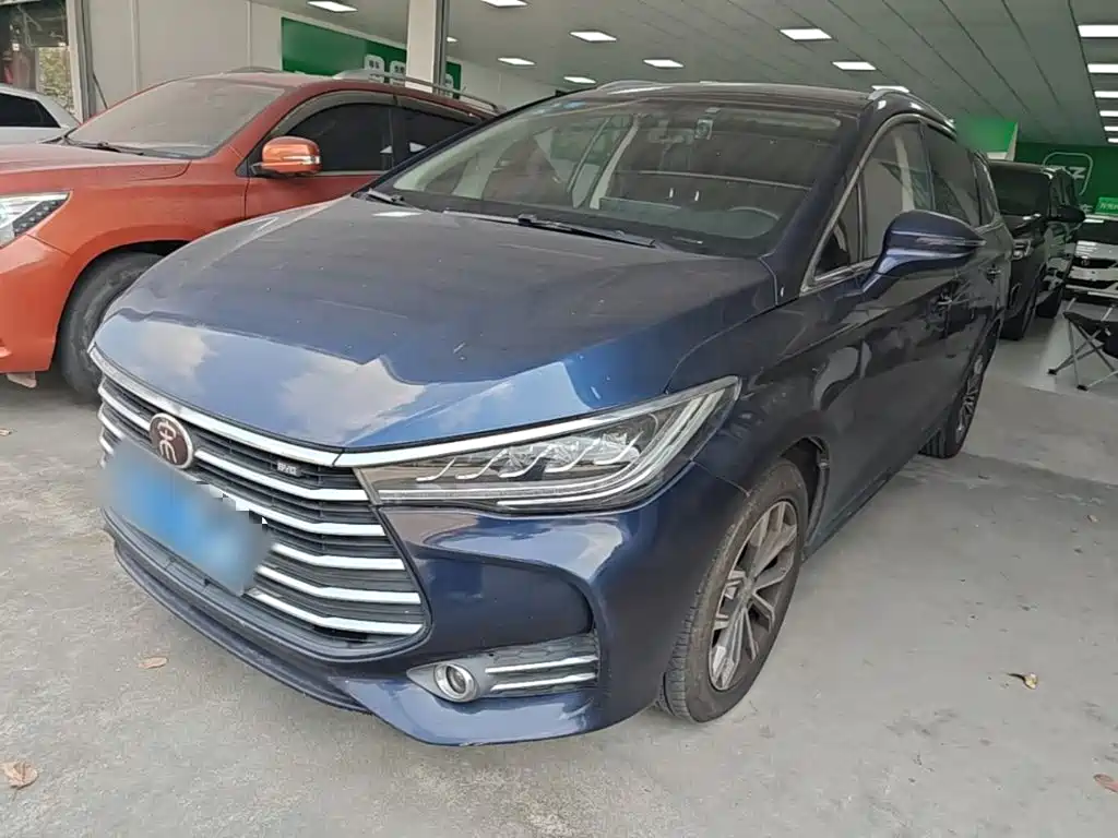 Photo 1 - BYD Song MAX