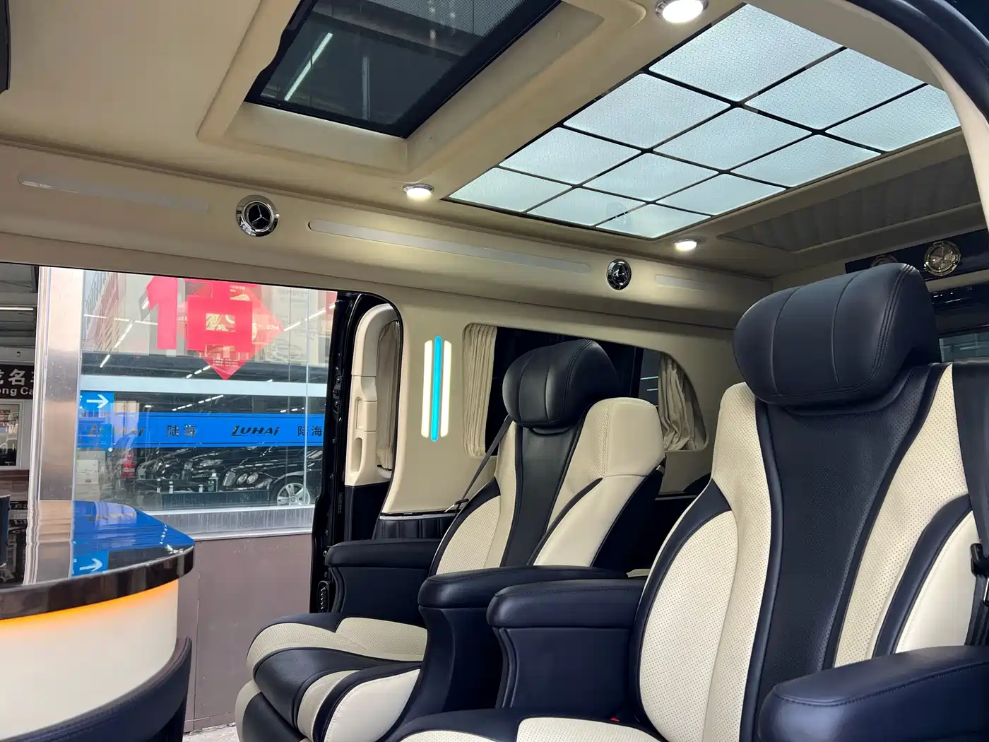 Mercedes-Benz Vito 2018 2.0T Elite Edition 7-Seater China V фото 8